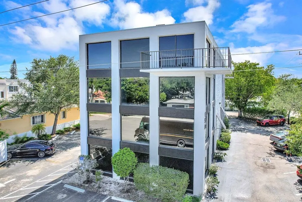 150 SE 12th St, #300