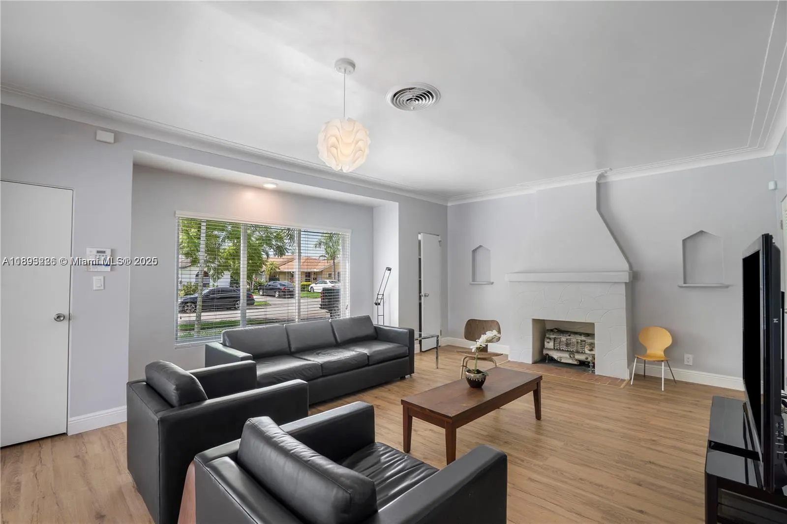 1637 Jackson St, #1-3