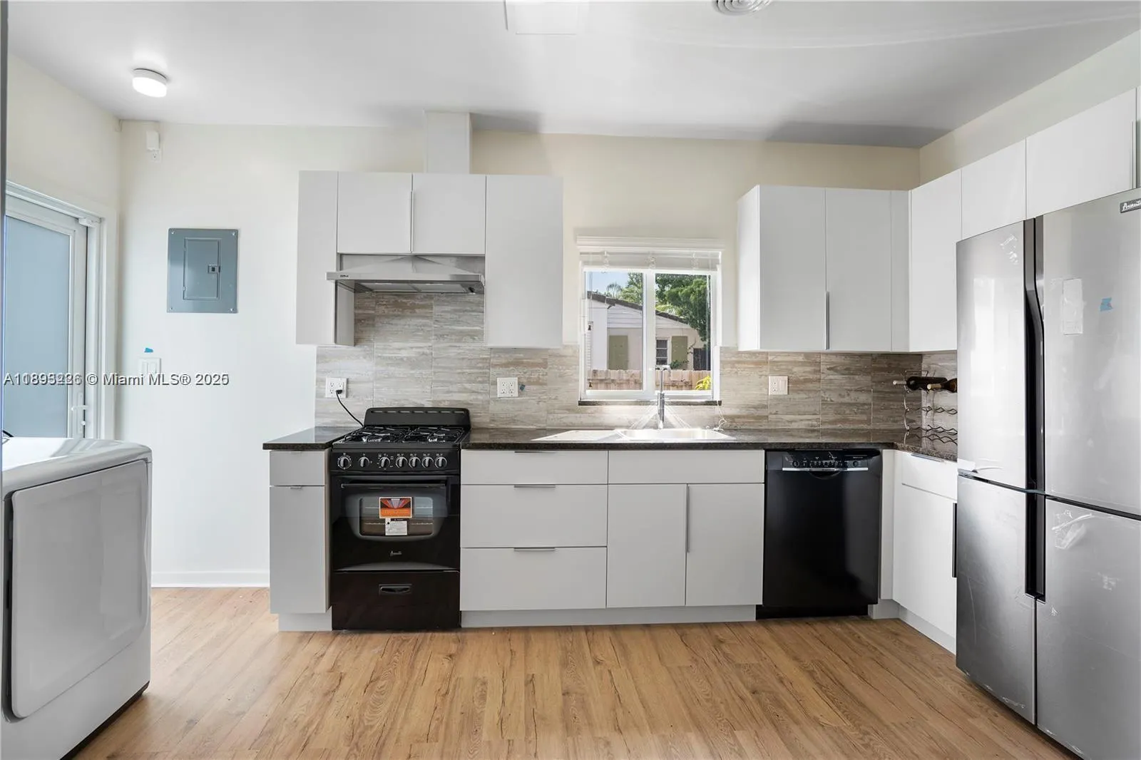 1637 Jackson St, #1-3