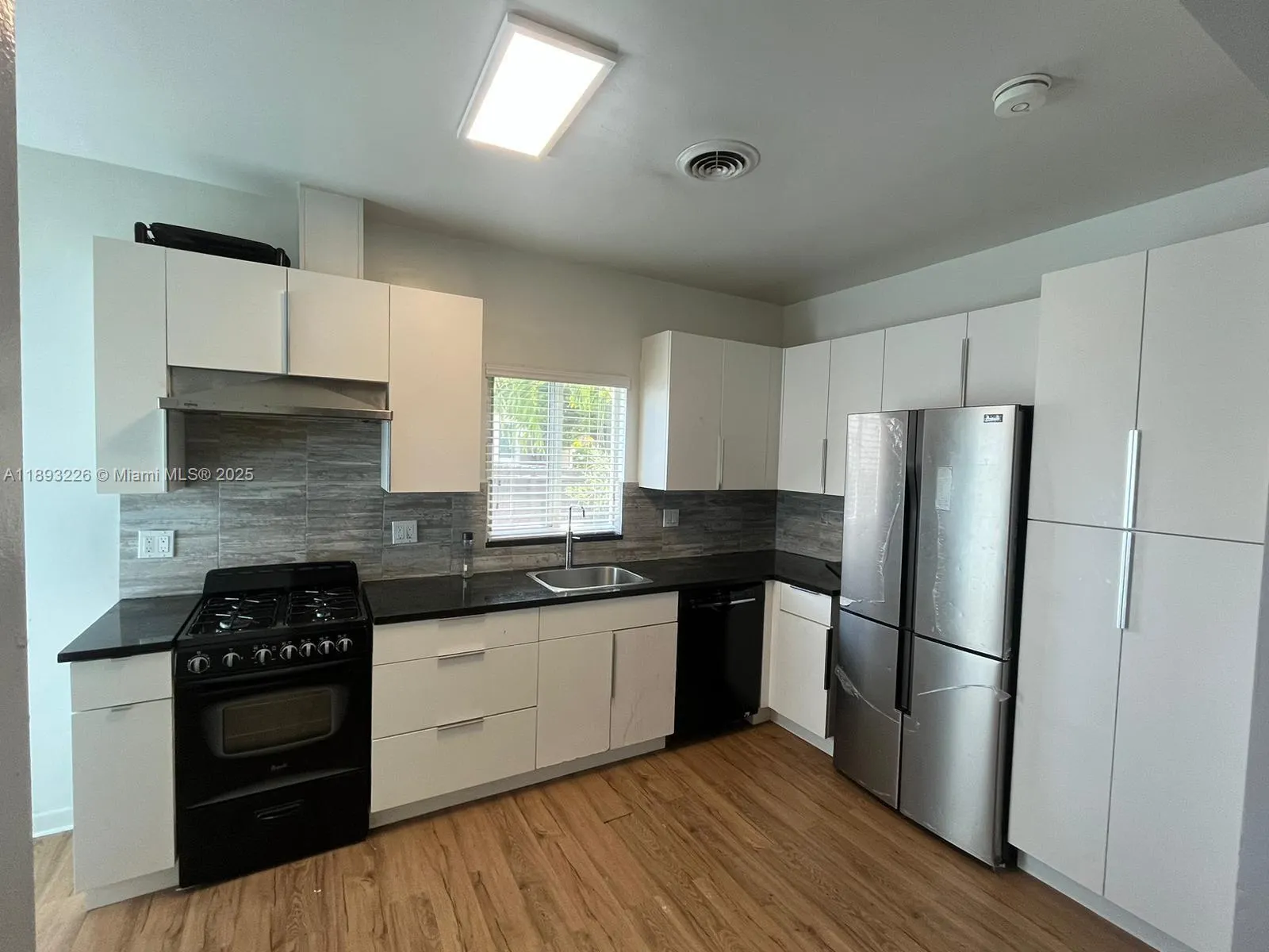 1637 Jackson St, #1-3