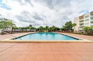6960 Miami Gardens Dr, #2-420