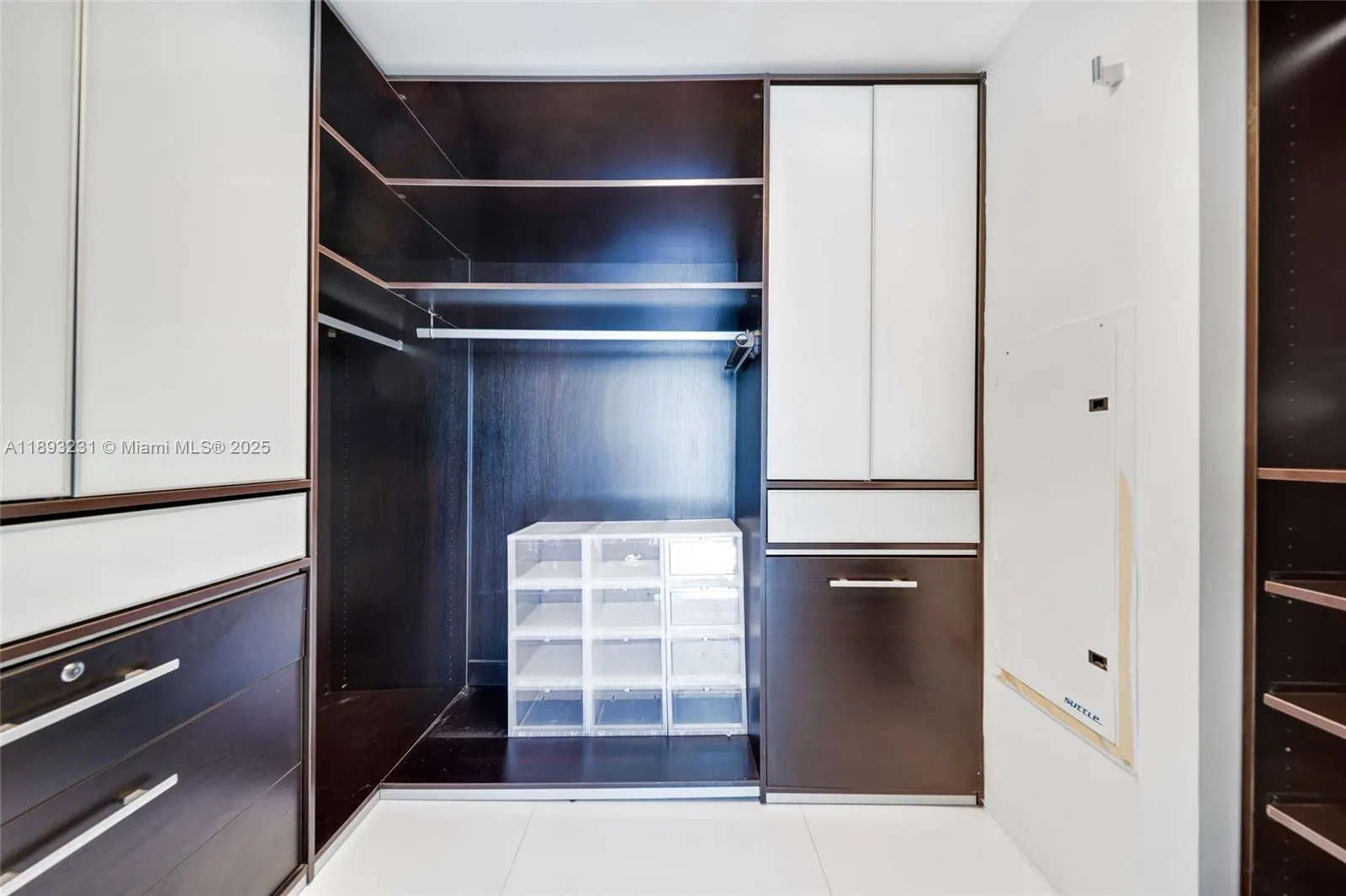 200 Biscayne Boulevard Way, #305