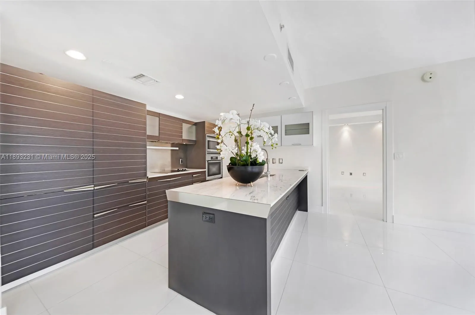 200 Biscayne Boulevard Way, #305