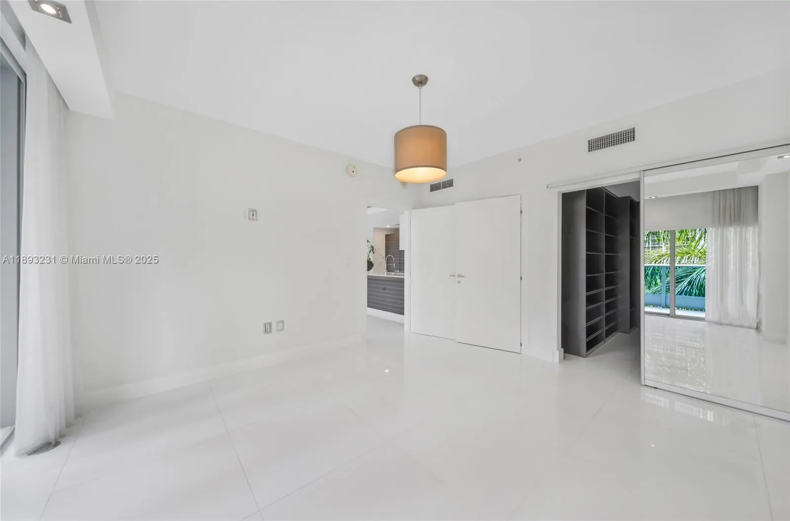 200 Biscayne Boulevard Way, #305
