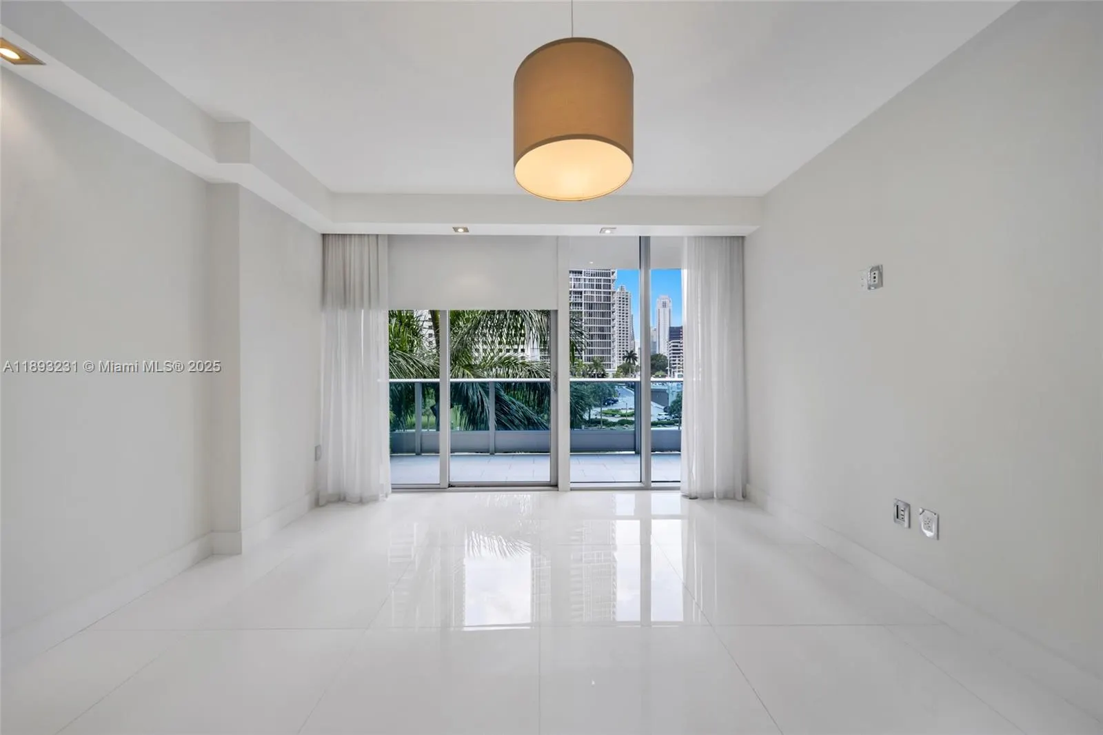 200 Biscayne Boulevard Way, #305