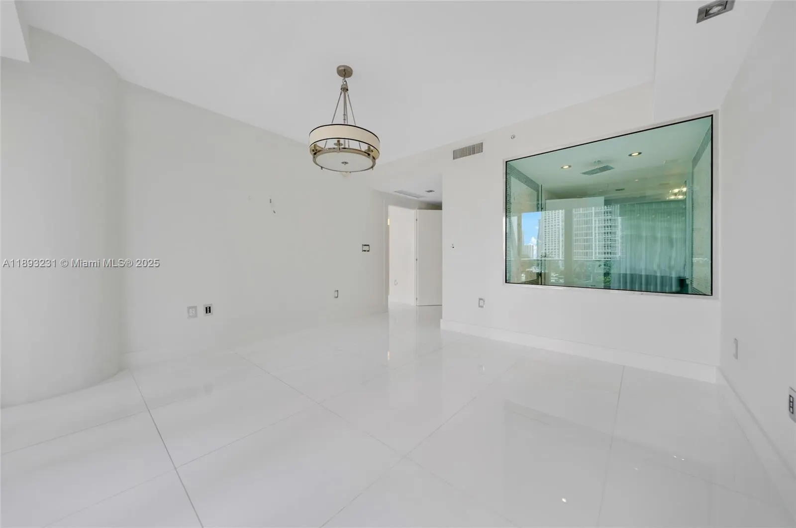 200 Biscayne Boulevard Way, #305