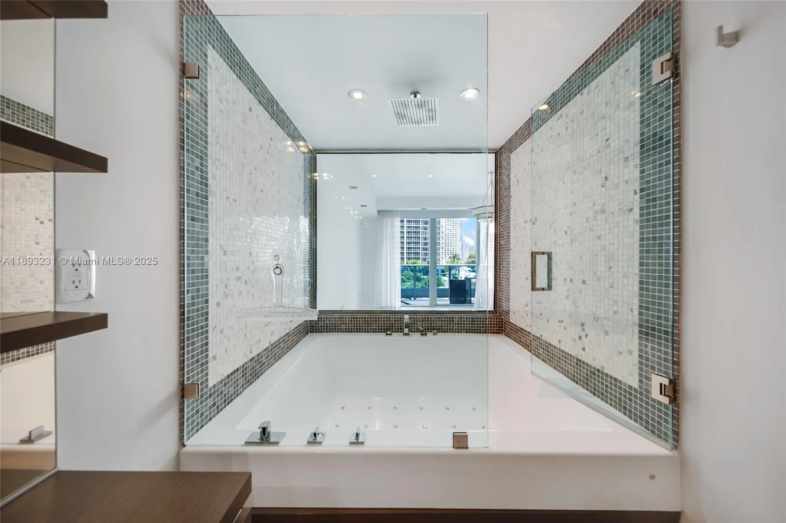 200 Biscayne Boulevard Way, #305