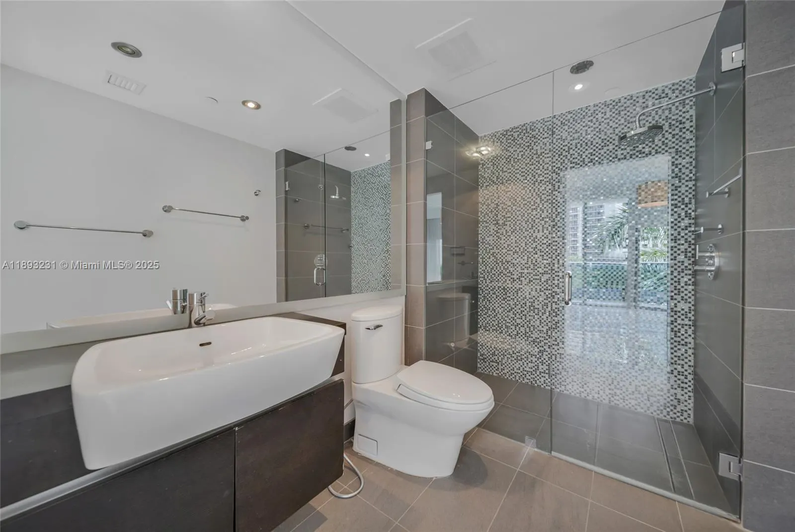 200 Biscayne Boulevard Way, #305