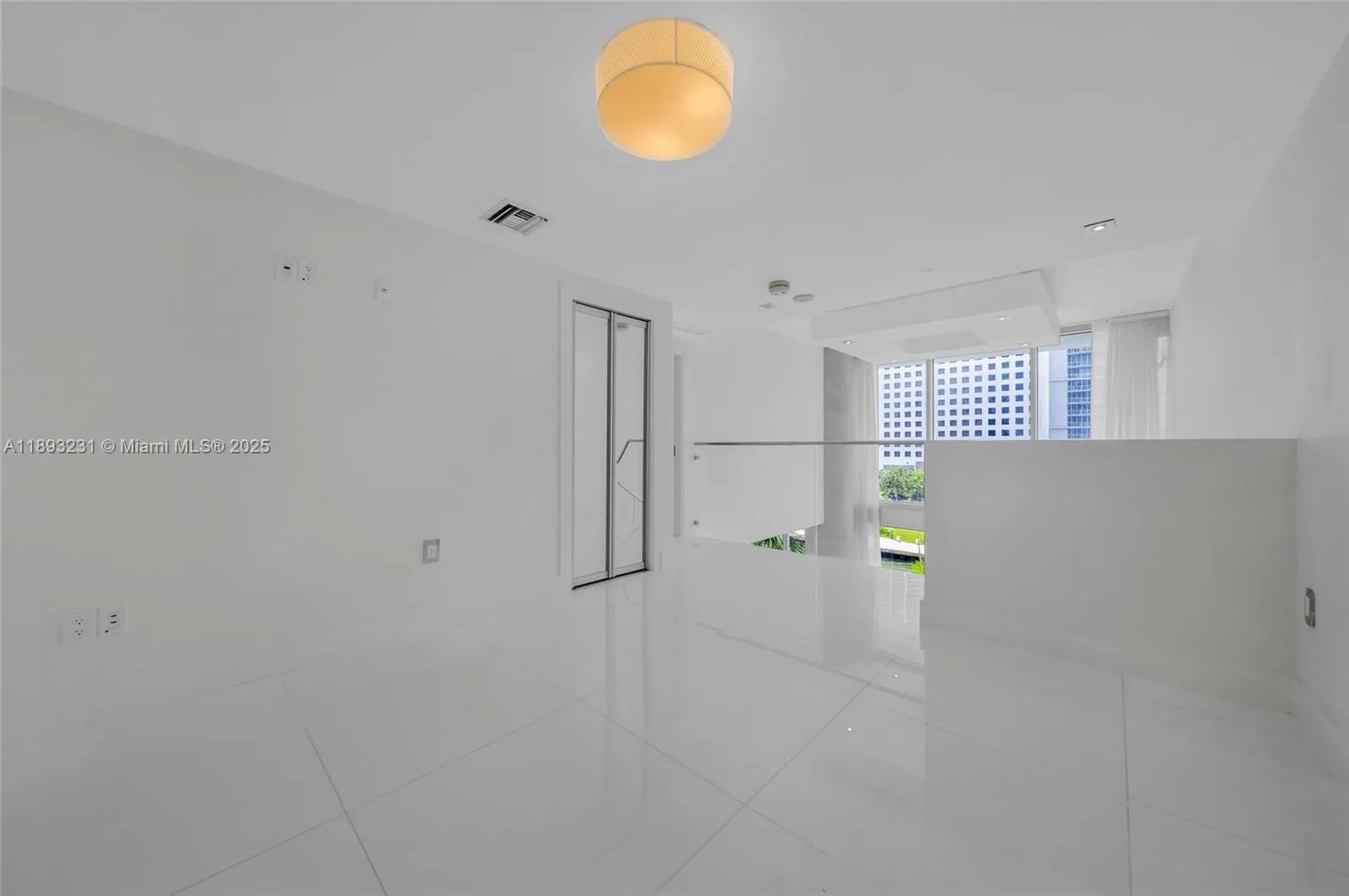 200 Biscayne Boulevard Way, #305