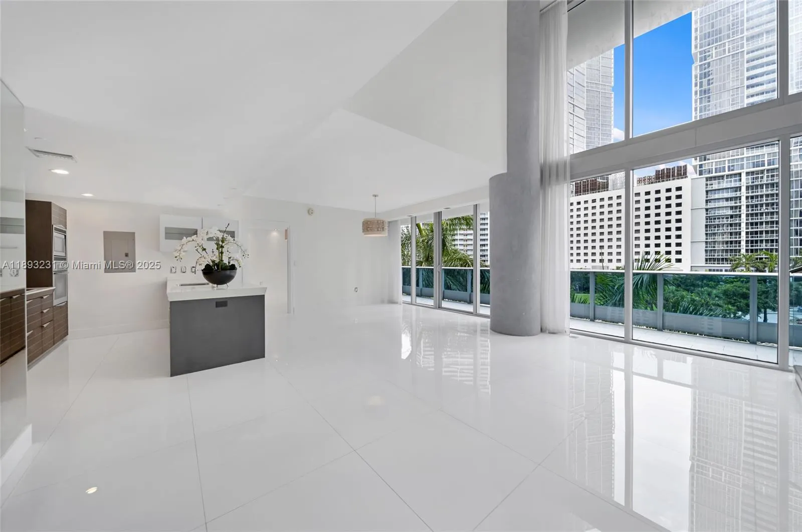 200 Biscayne Boulevard Way, #305