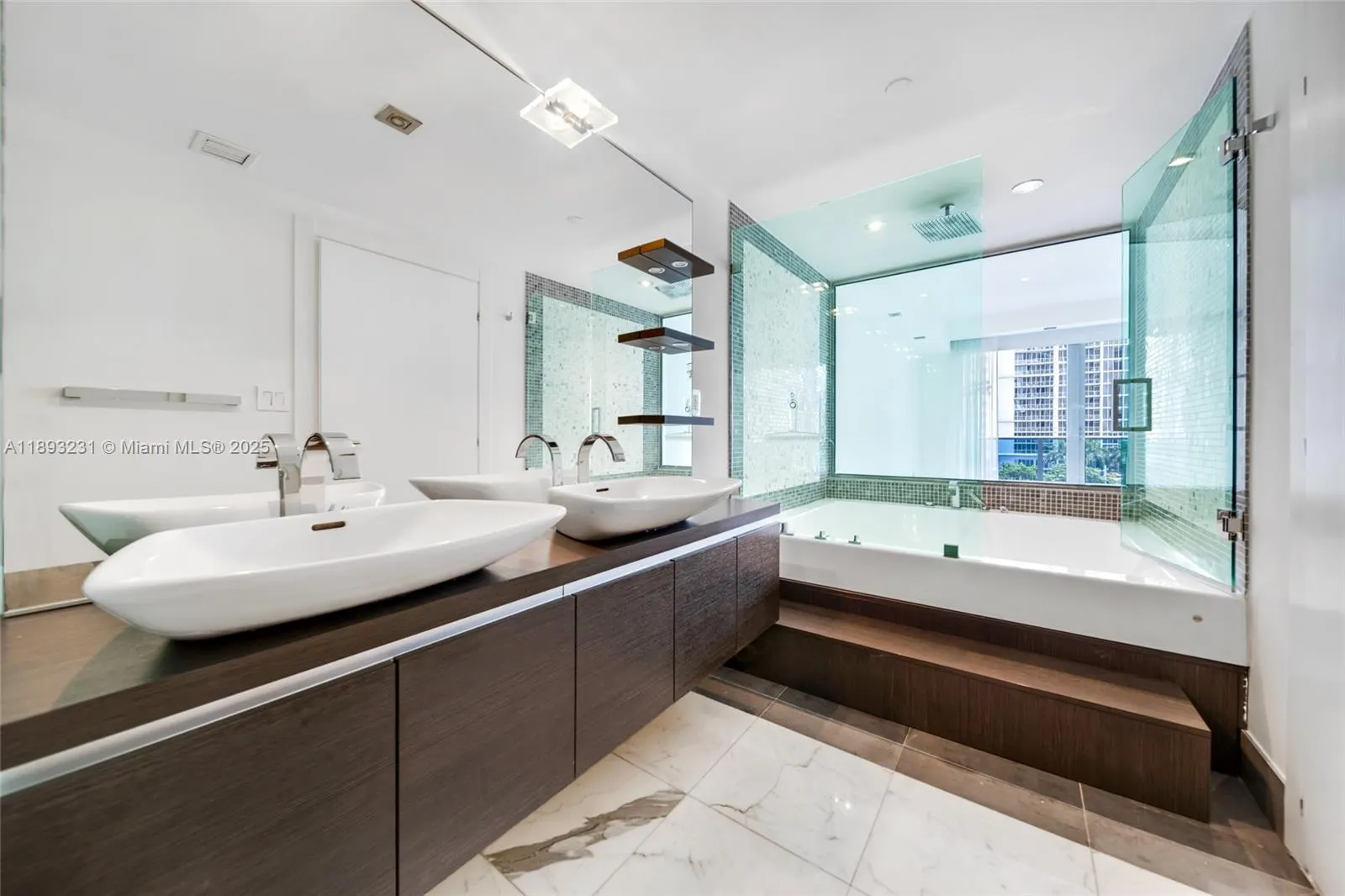 200 Biscayne Boulevard Way, #305