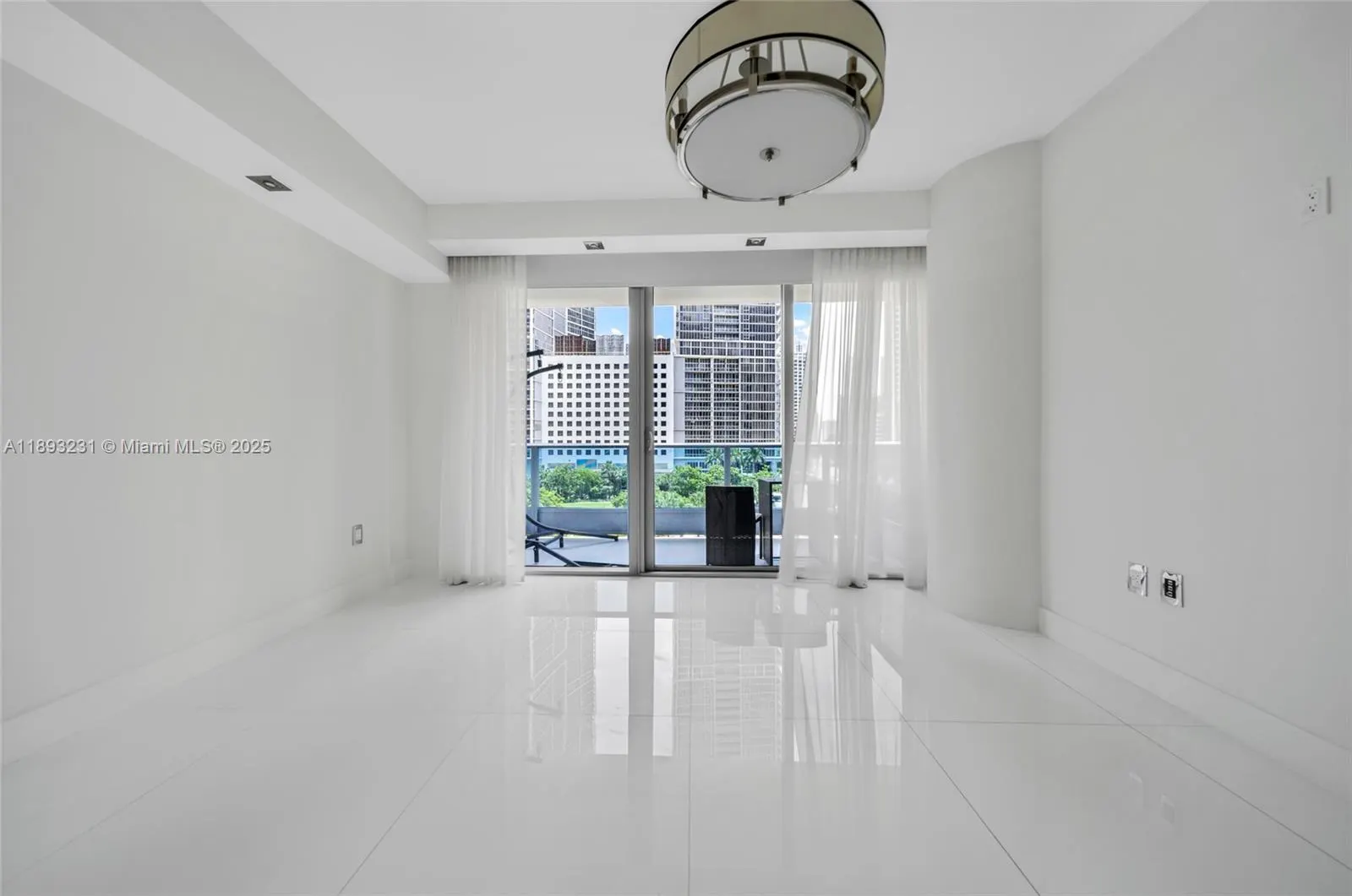 200 Biscayne Boulevard Way, #305