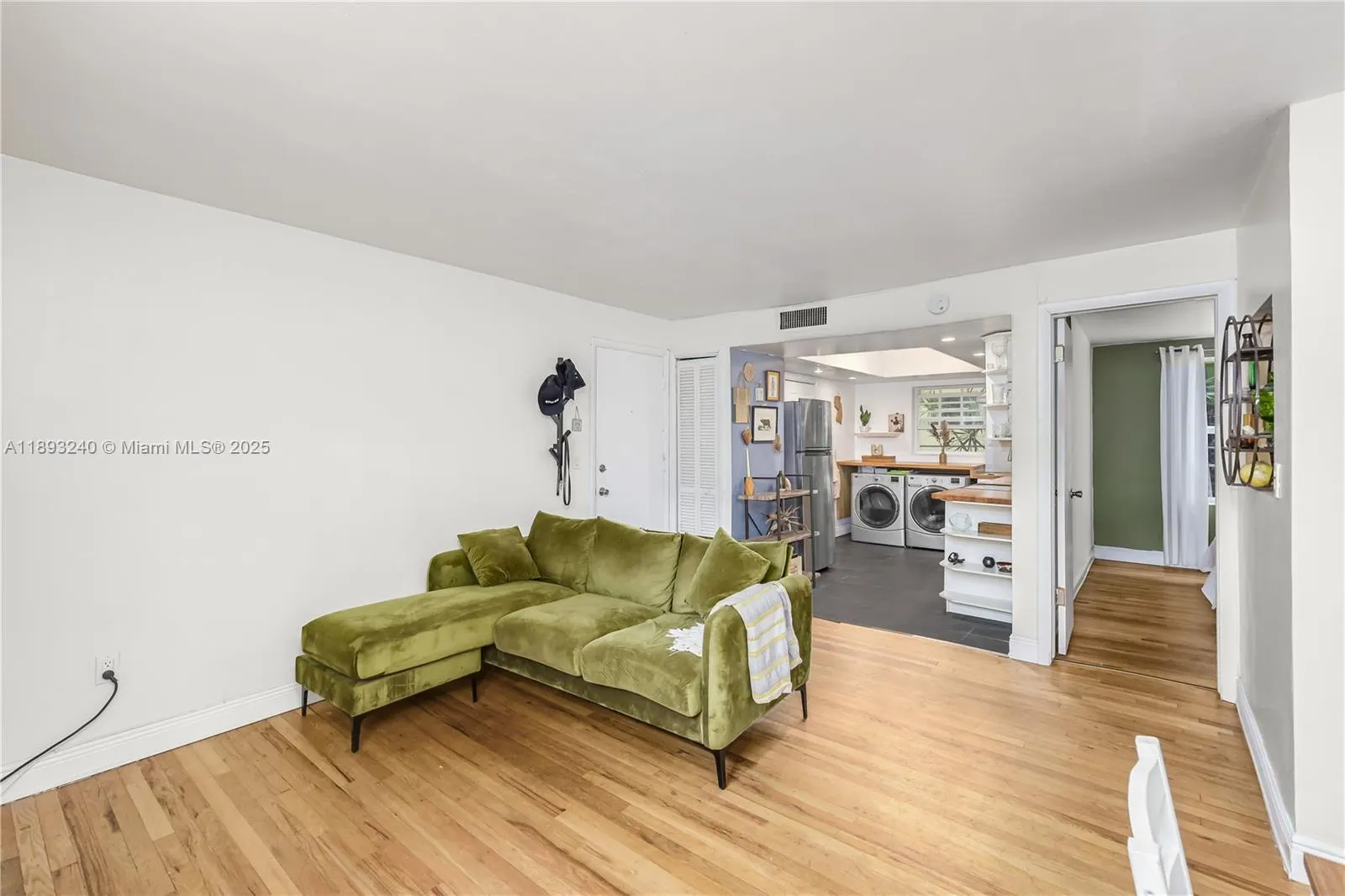 932 7th St, #932A