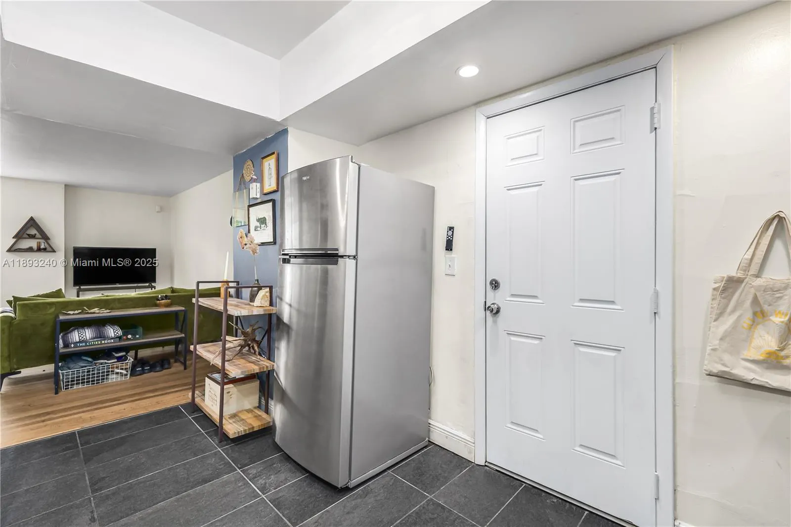 932 7th St, #932A