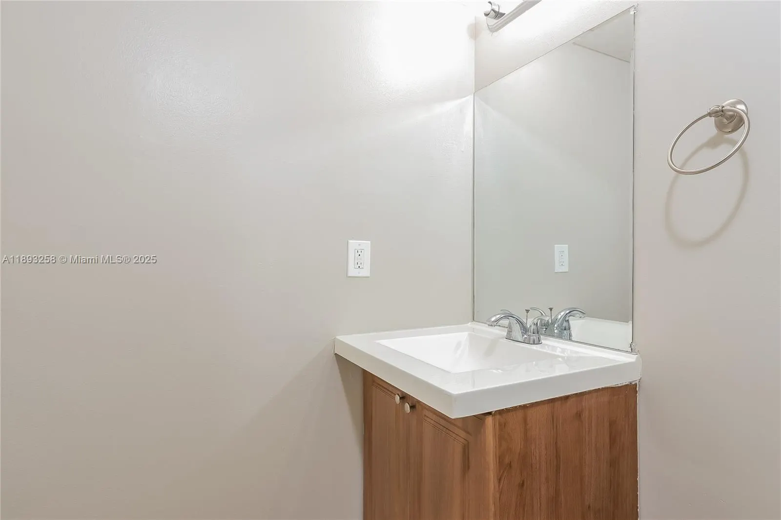 4011 Palm Bay Cir, #A