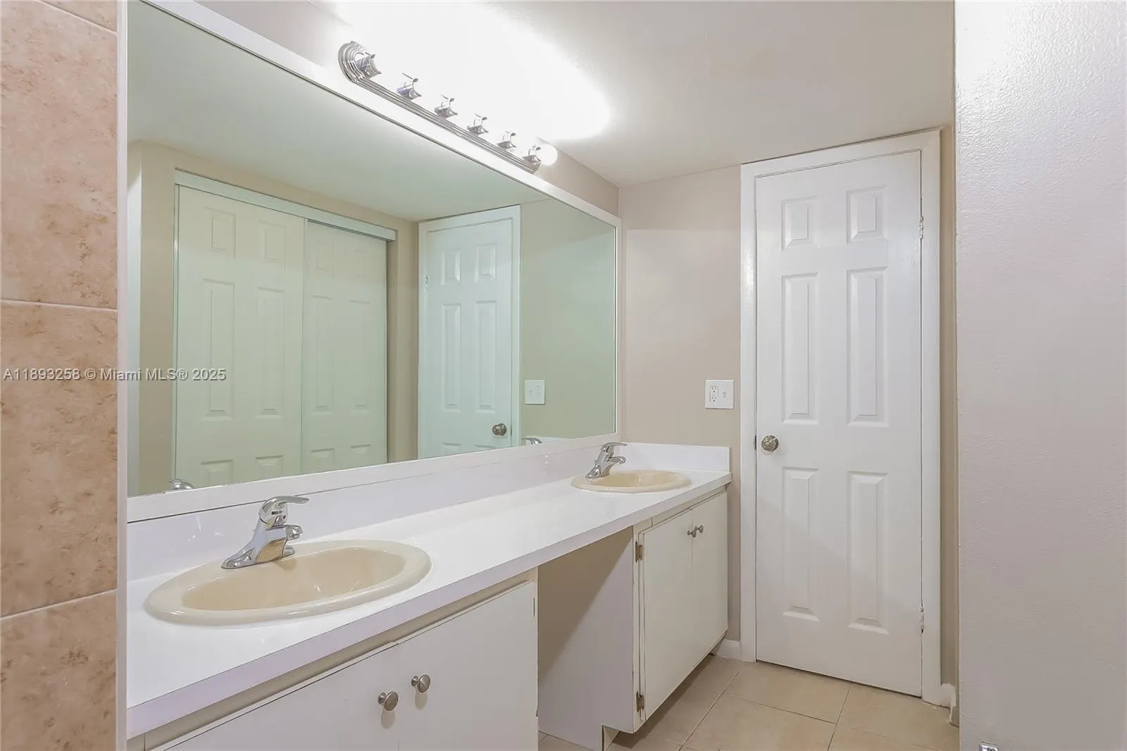 4011 Palm Bay Cir, #A