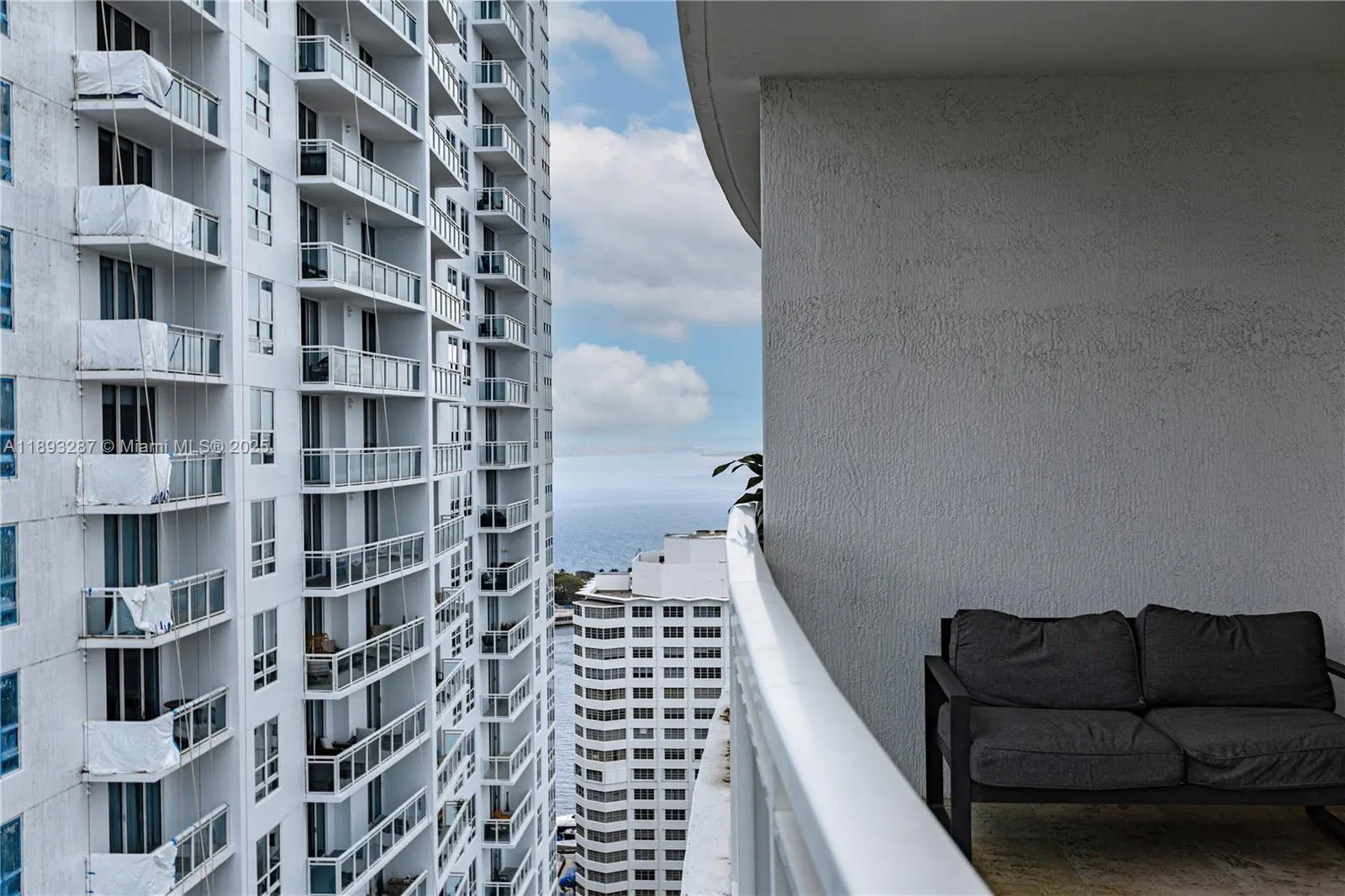 951 Brickell Ave, #2601