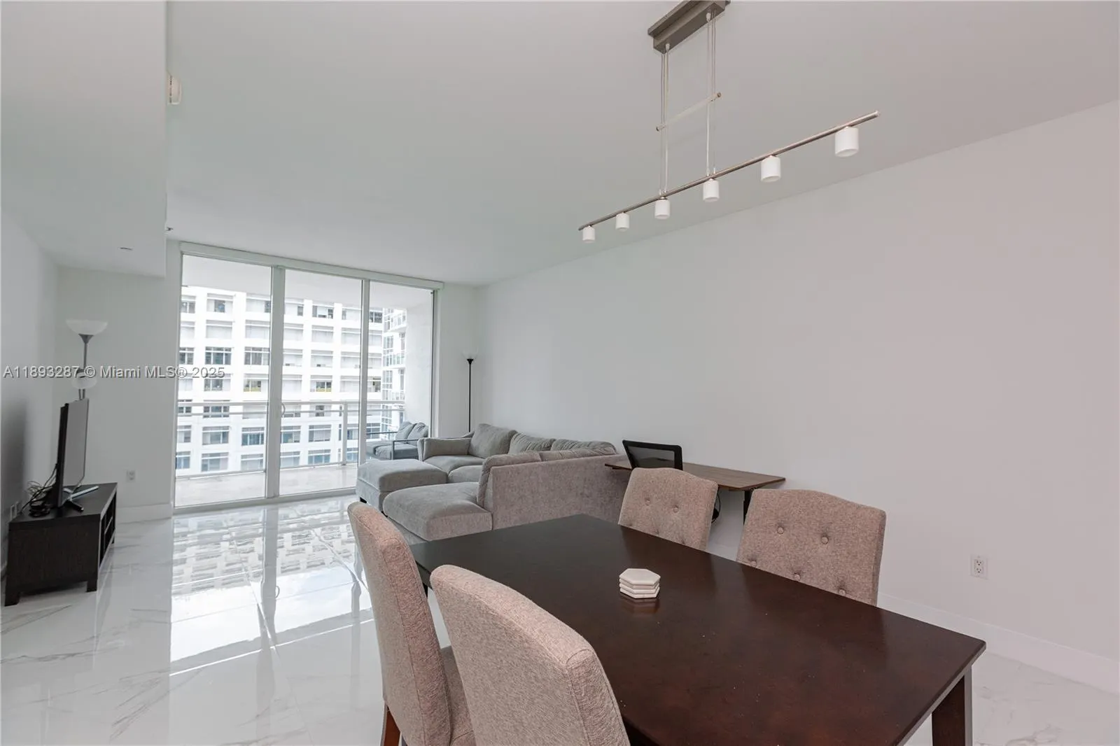 951 Brickell Ave, #2601