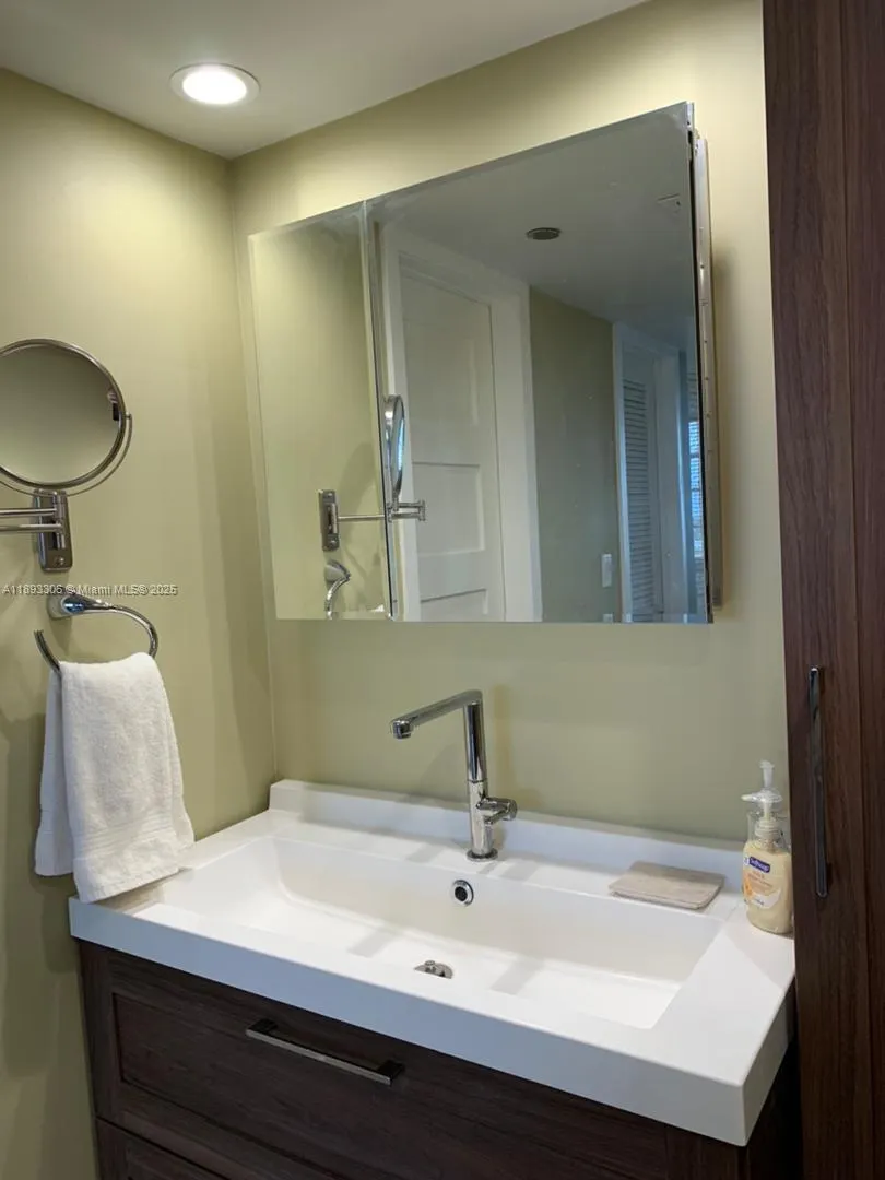 3507 Oaks Way, #802