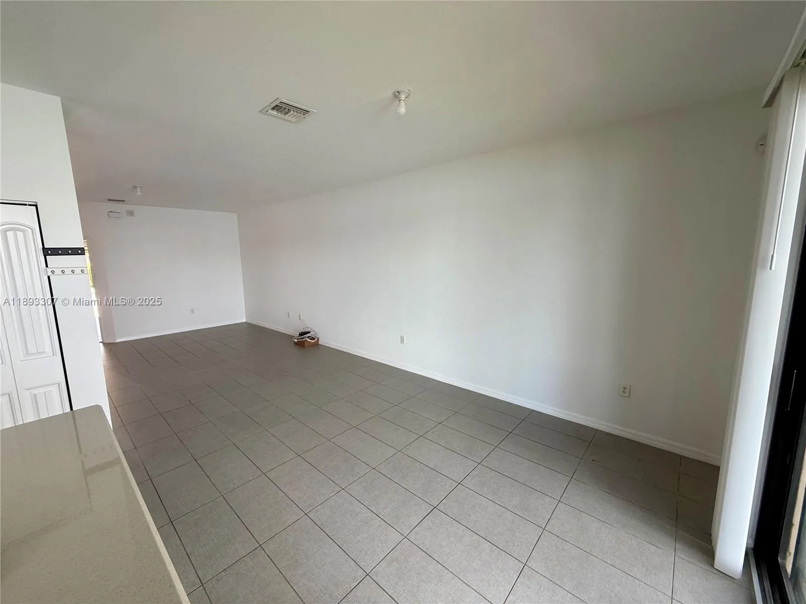 1075 NW 33rd Mnr