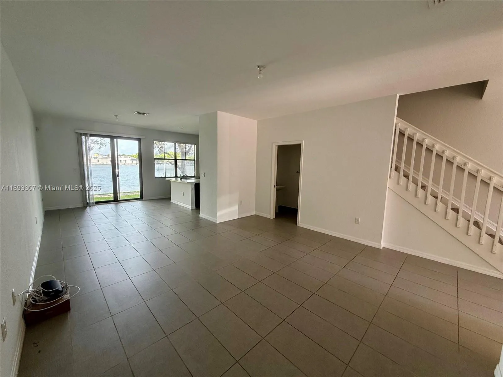 1075 NW 33rd Mnr