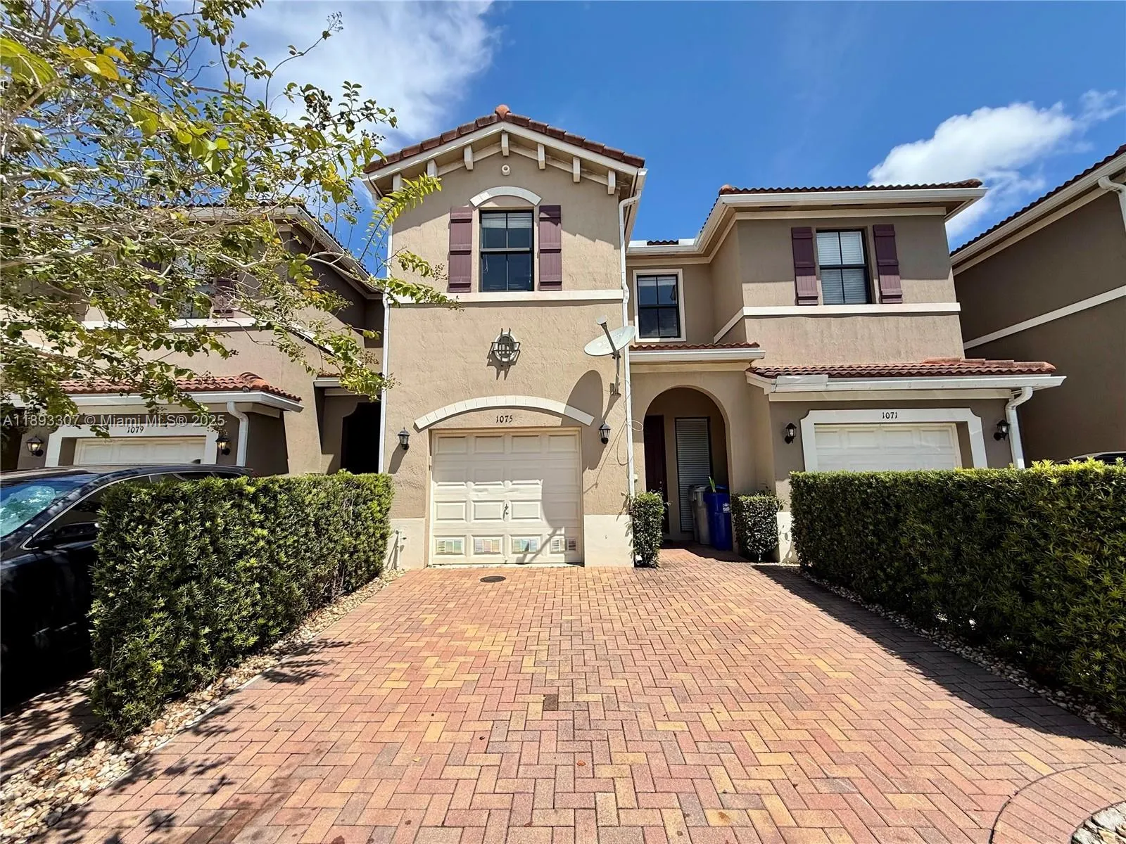 1075 NW 33rd Mnr