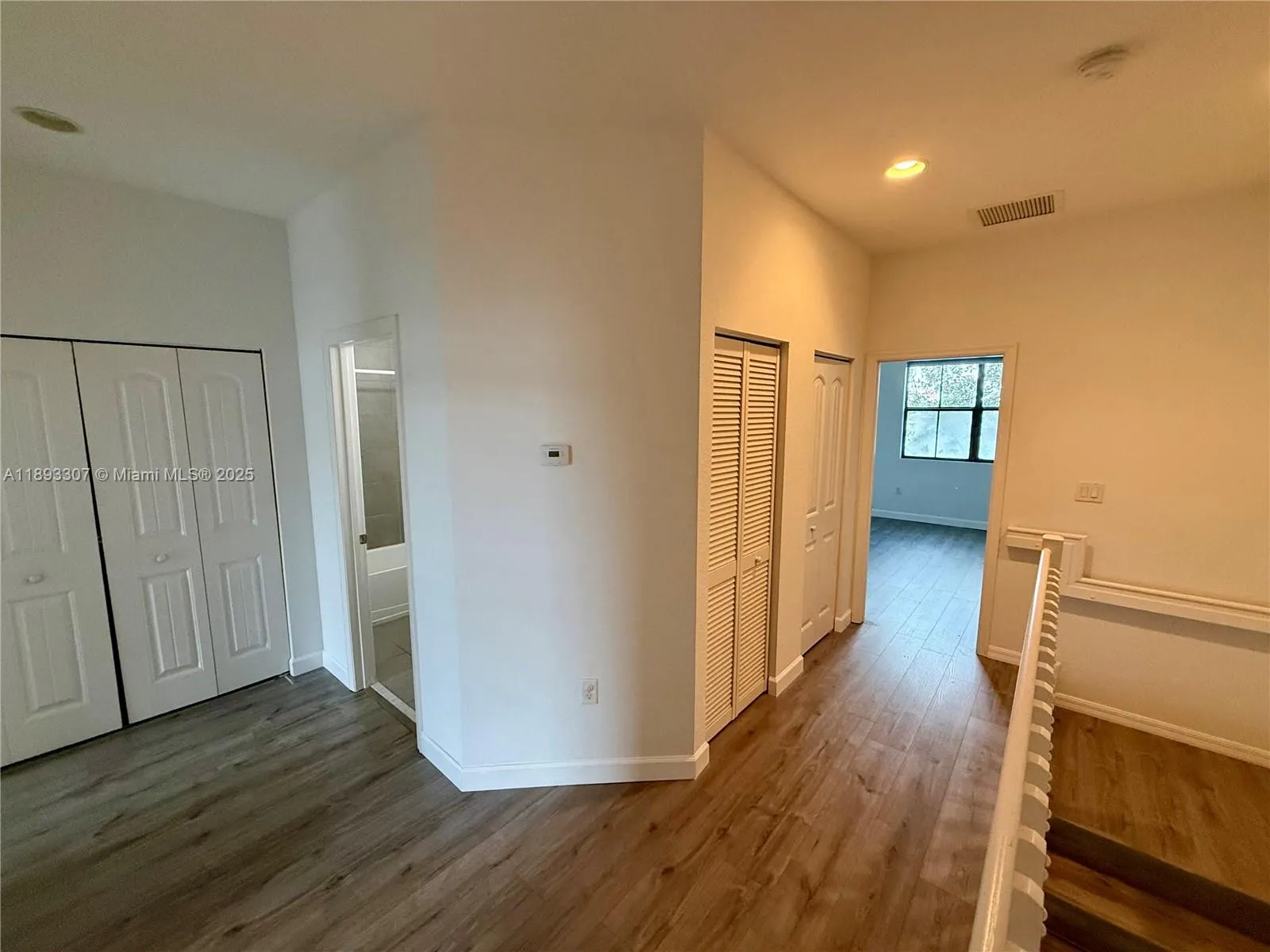 1075 NW 33rd Mnr