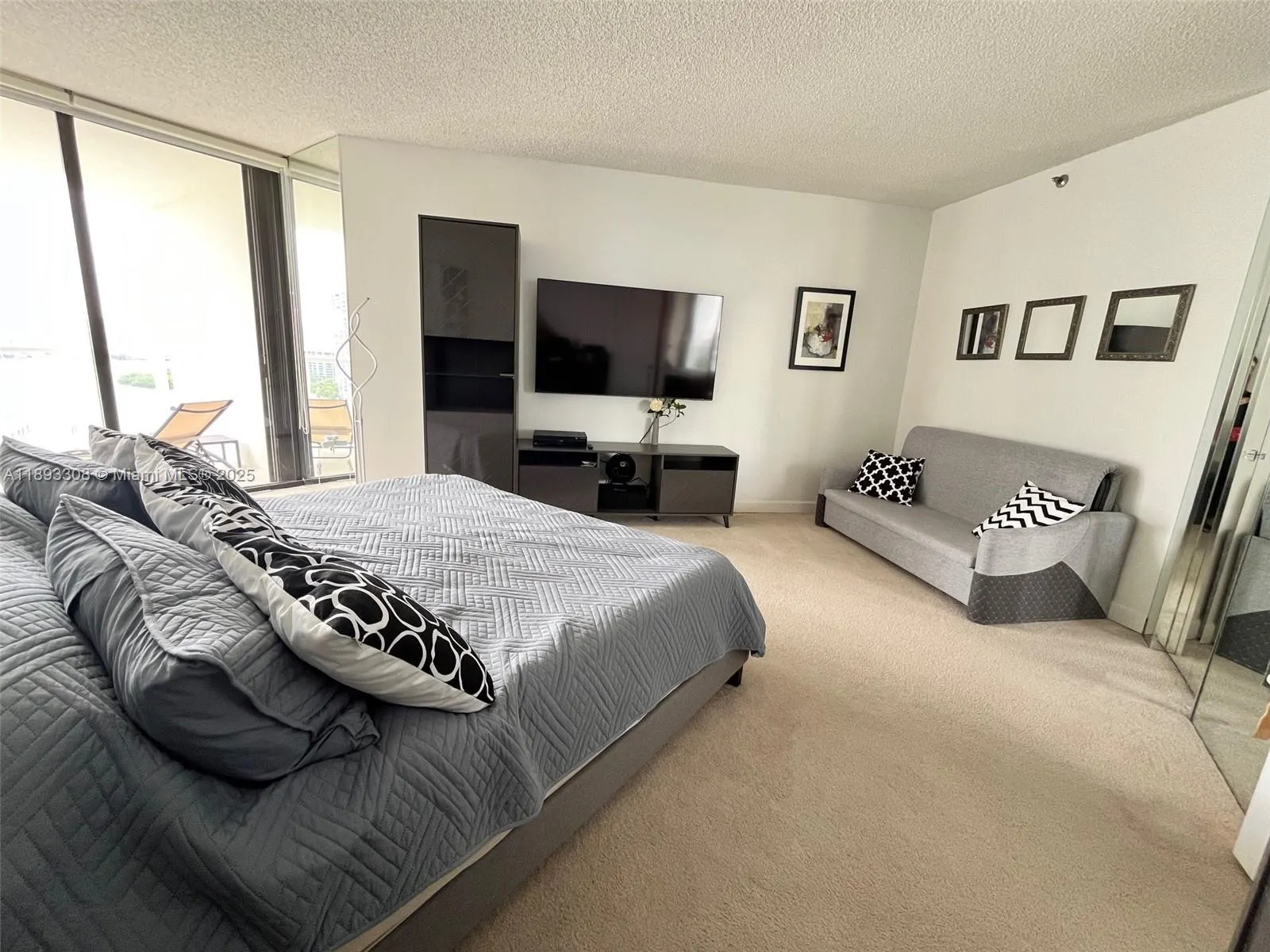 4000 ISLAND BL, #1905