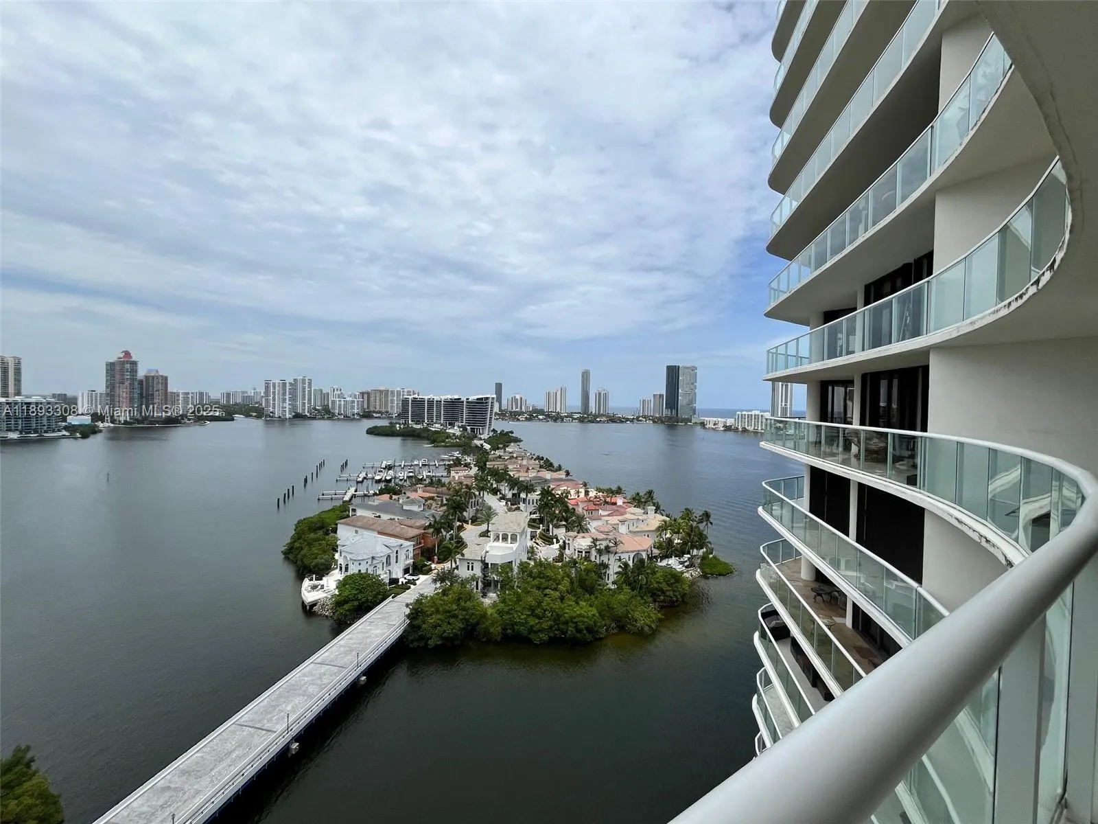 4000 ISLAND BL, #1905