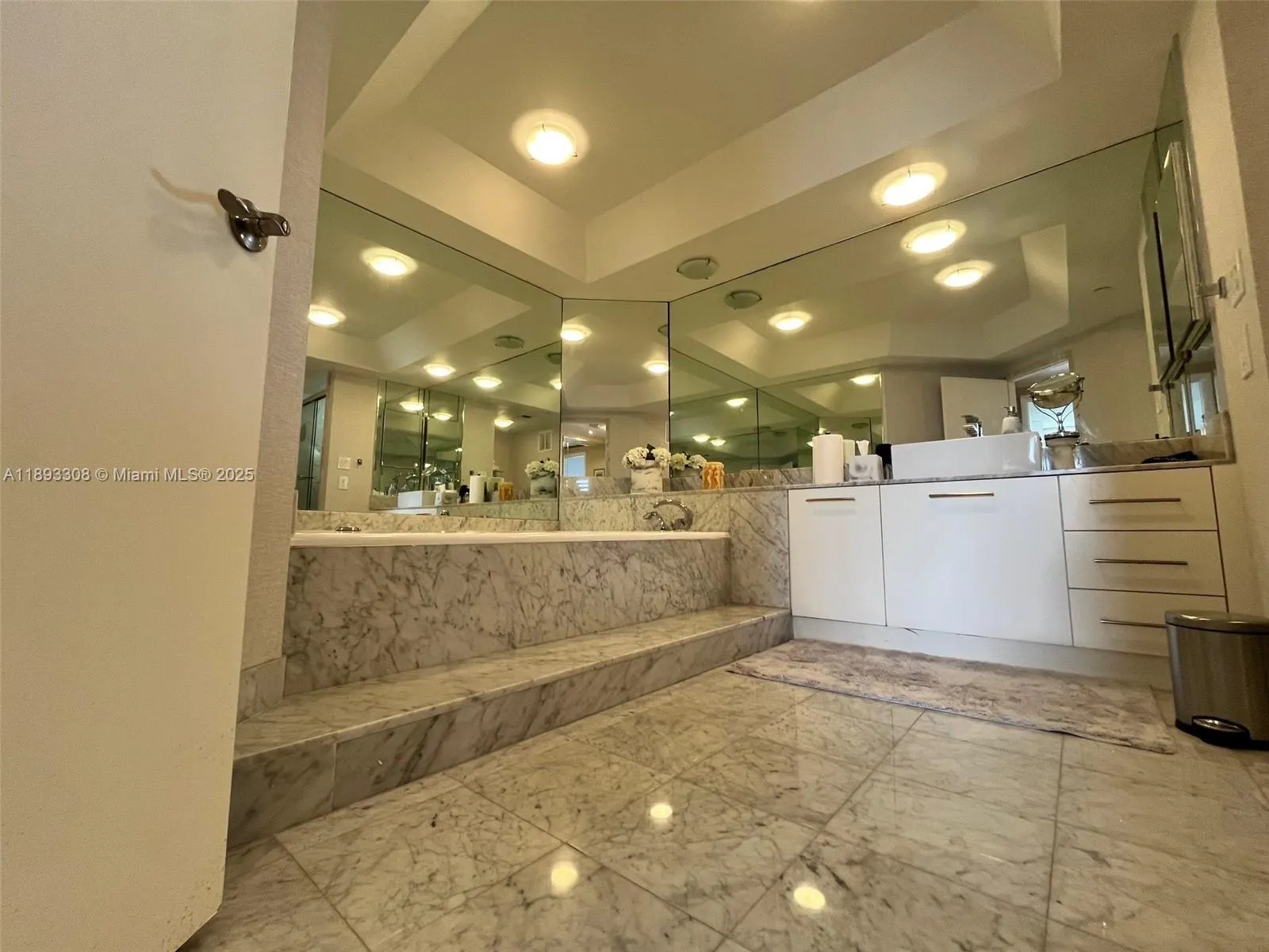 4000 ISLAND BL, #1905