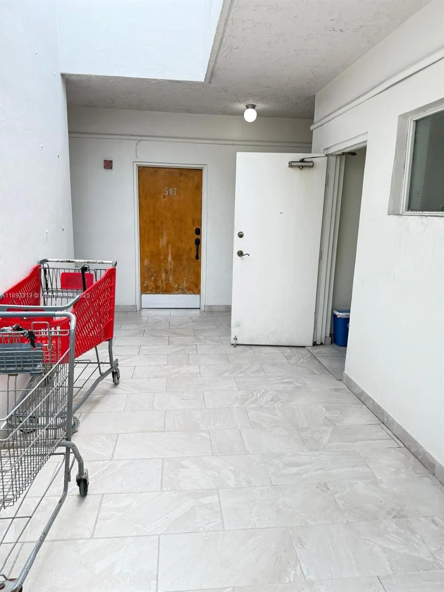 7101 Byron Ave, #504