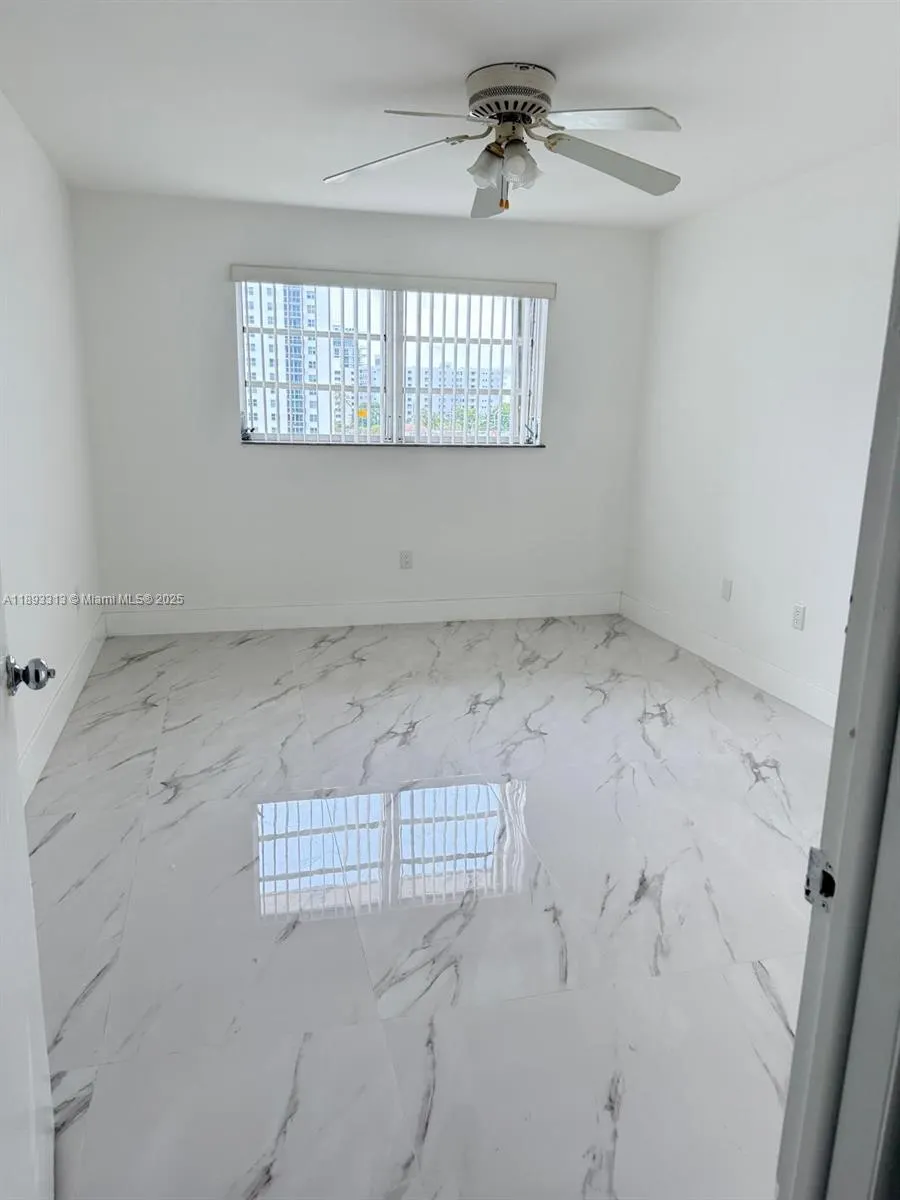 7101 Byron Ave, #504