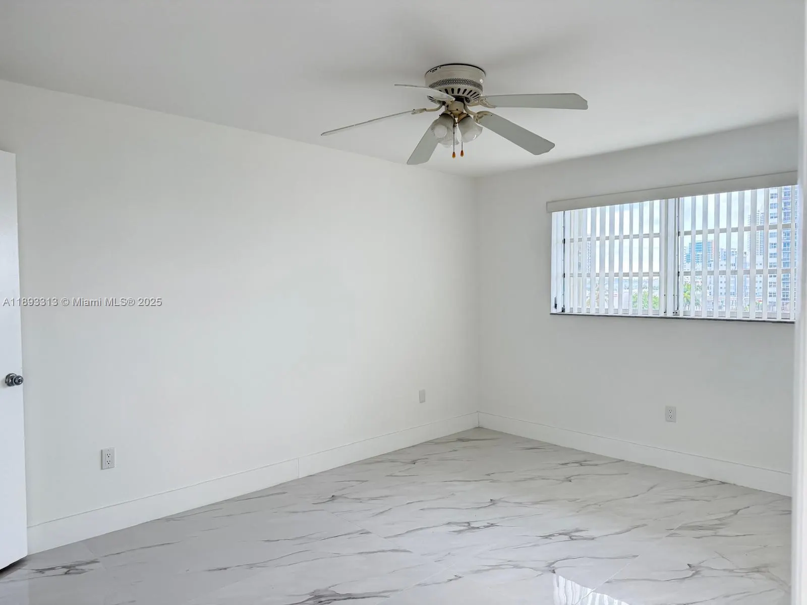 7101 Byron Ave, #504