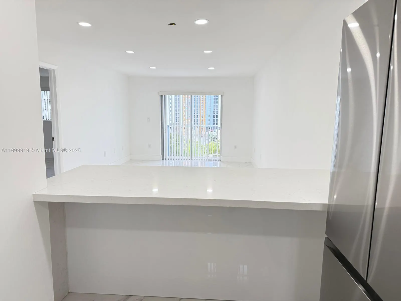 7101 Byron Ave, #504