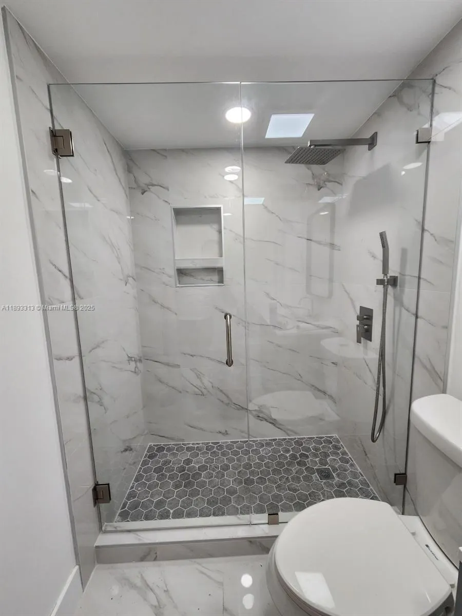 7101 Byron Ave, #504