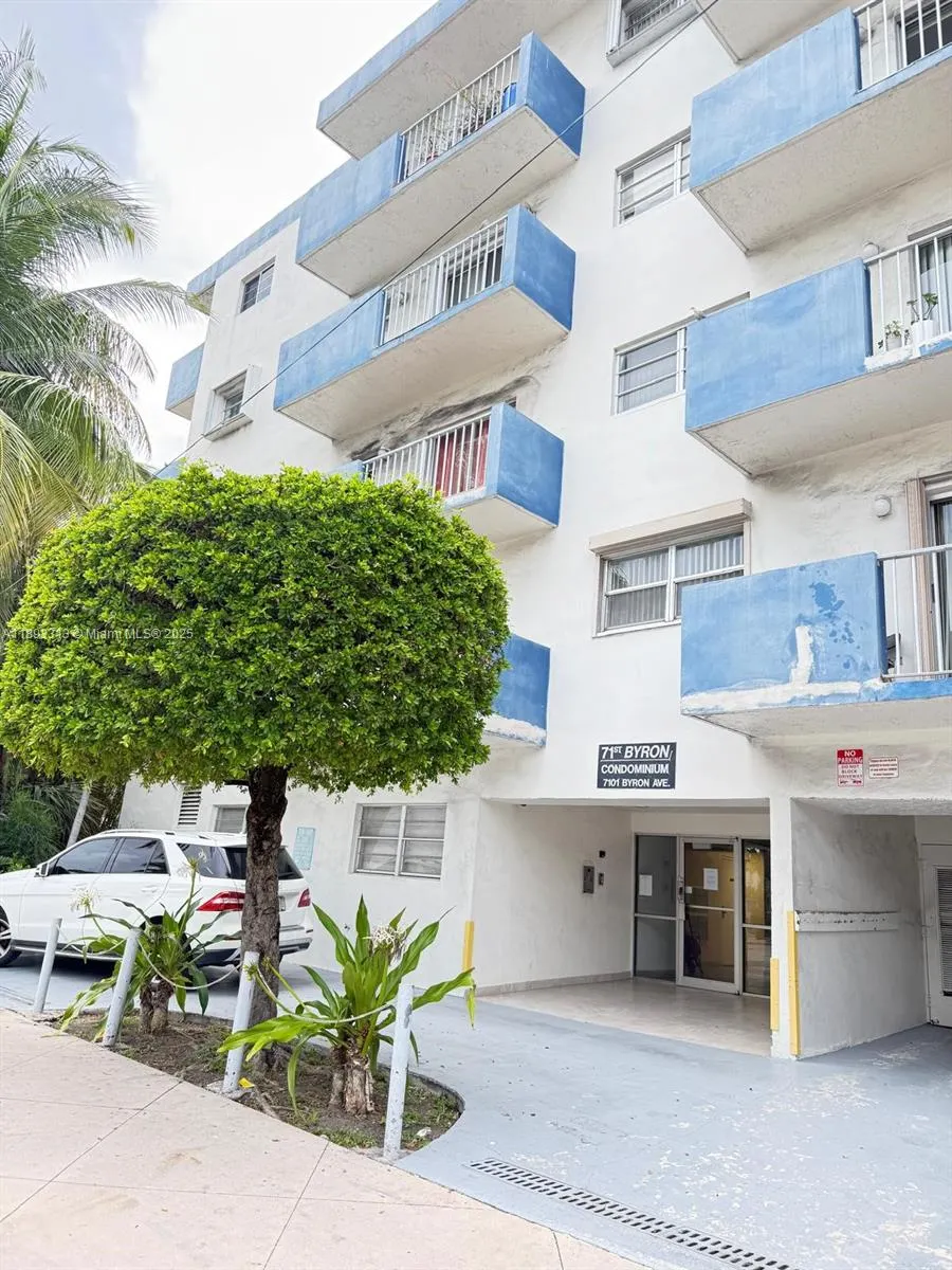 7101 Byron Ave, #504