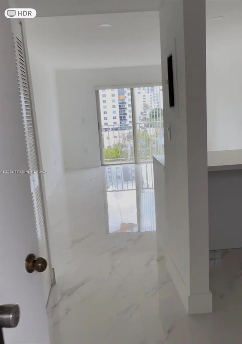 7101 Byron Ave, #504