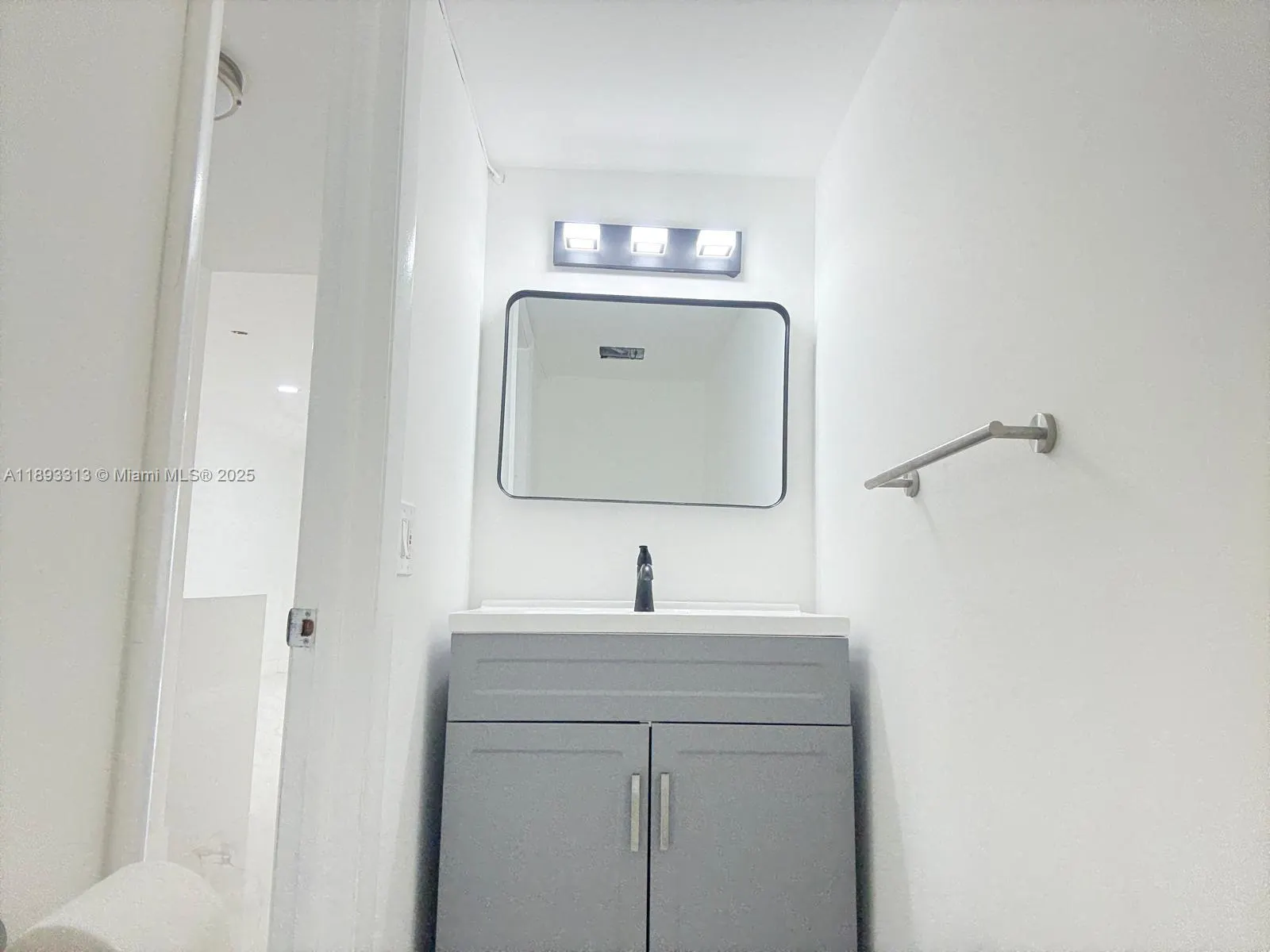 7101 Byron Ave, #504