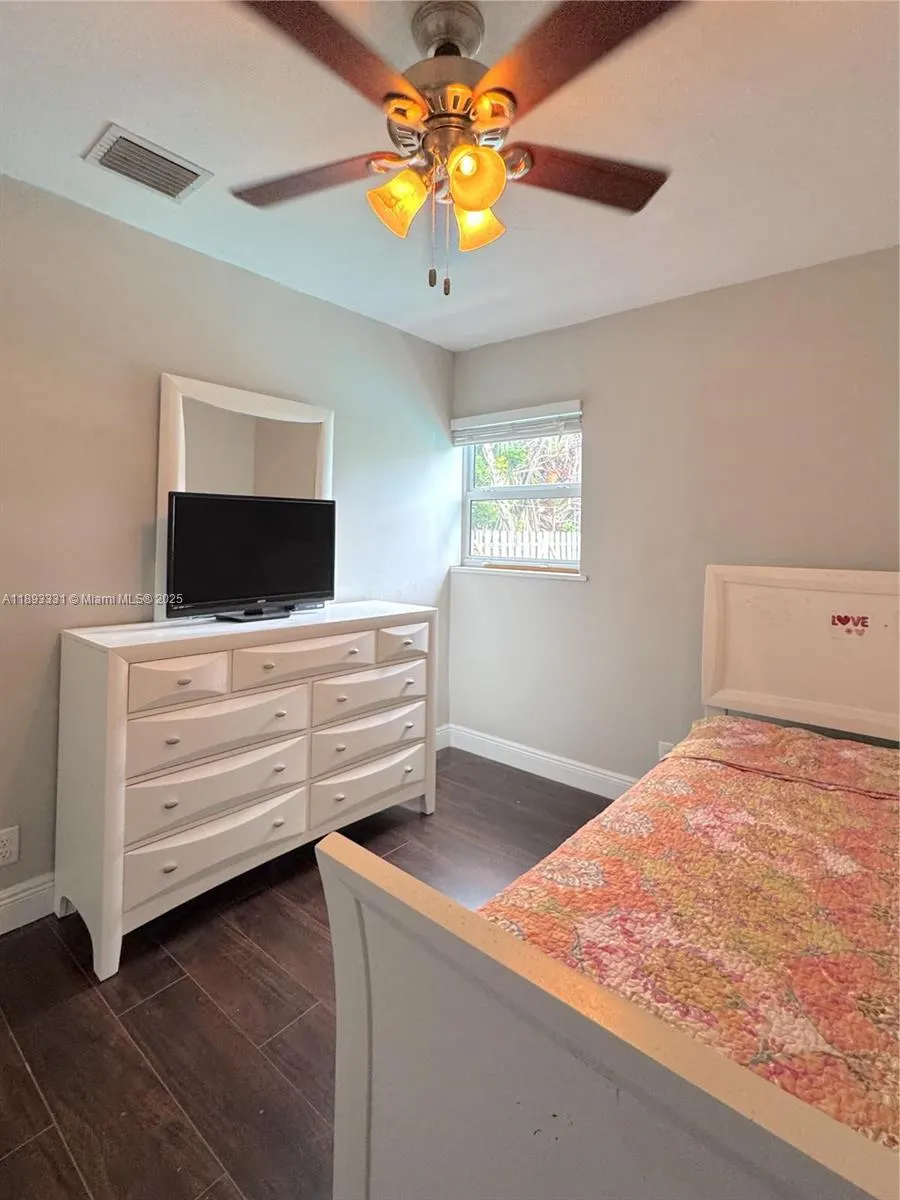 120 NE 9th Ave, #120A