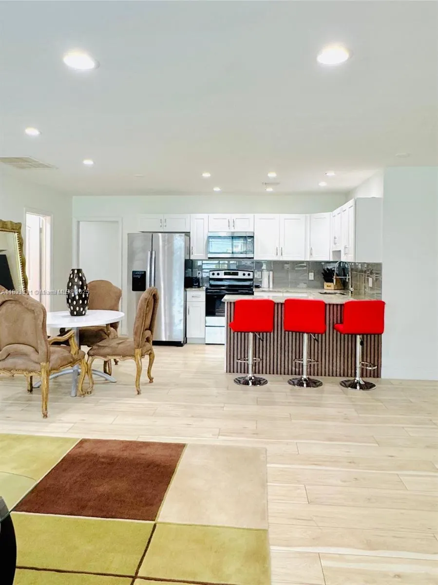 120 NE 9th Ave, #120A