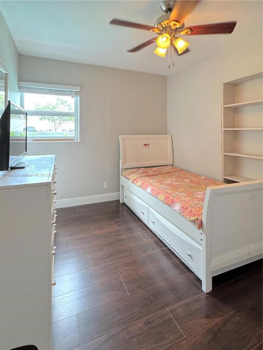 120 NE 9th Ave, #120A