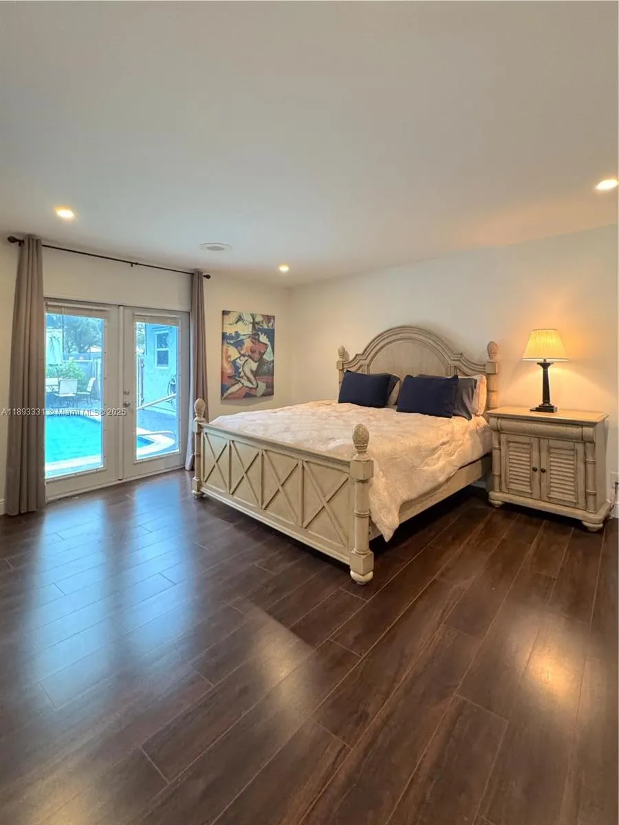 120 NE 9th Ave, #120A