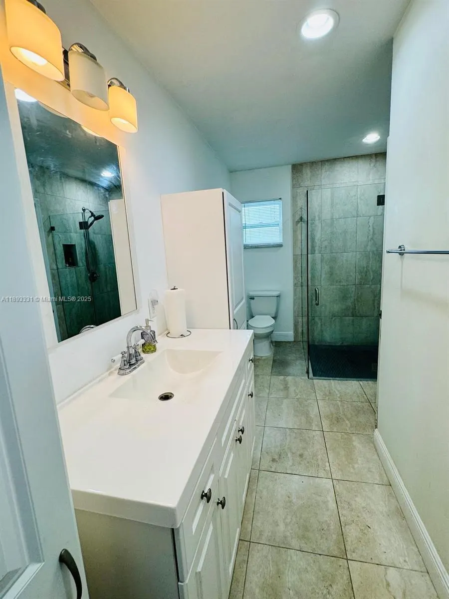 120 NE 9th Ave, #120A
