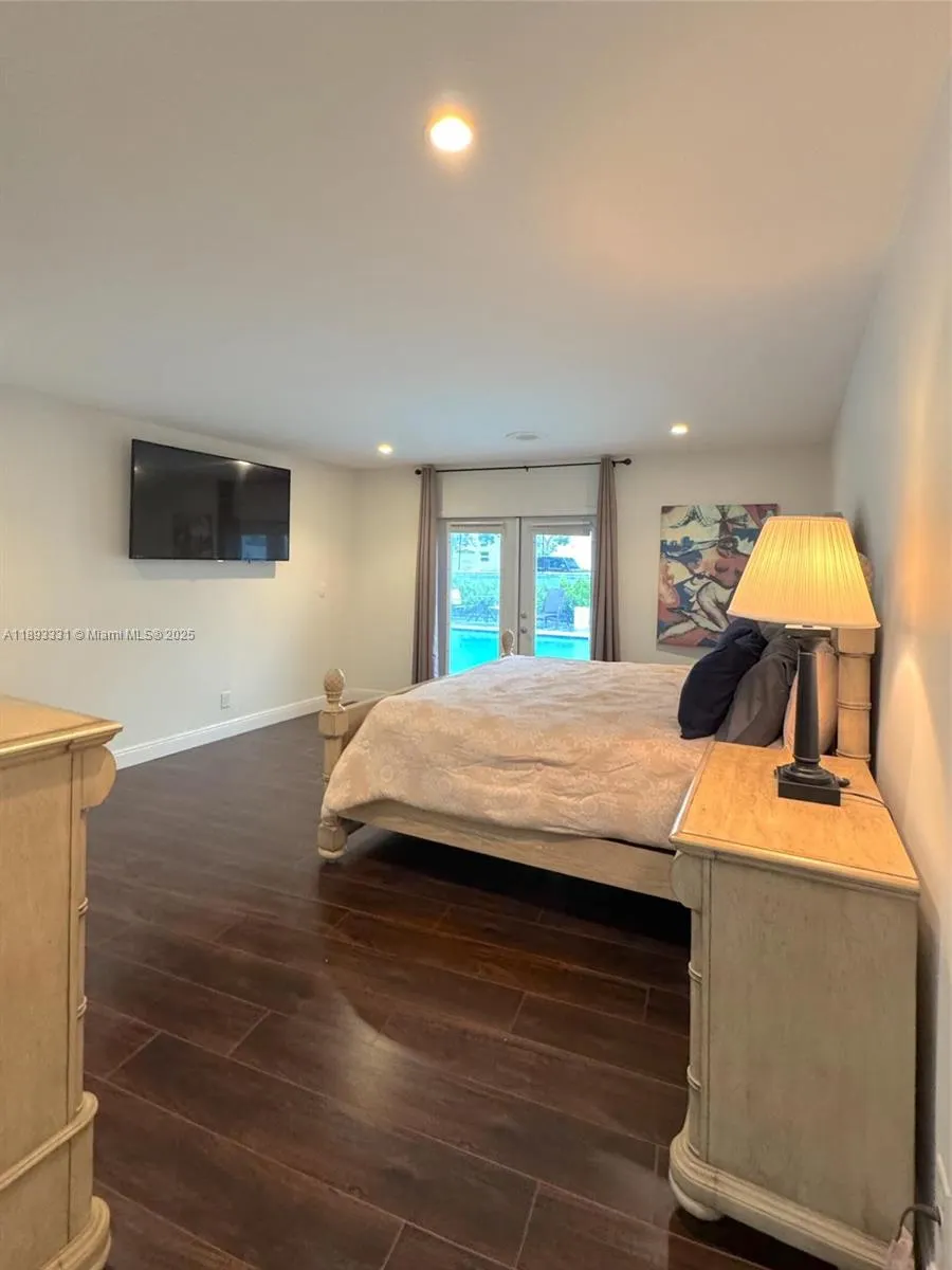 120 NE 9th Ave, #120A