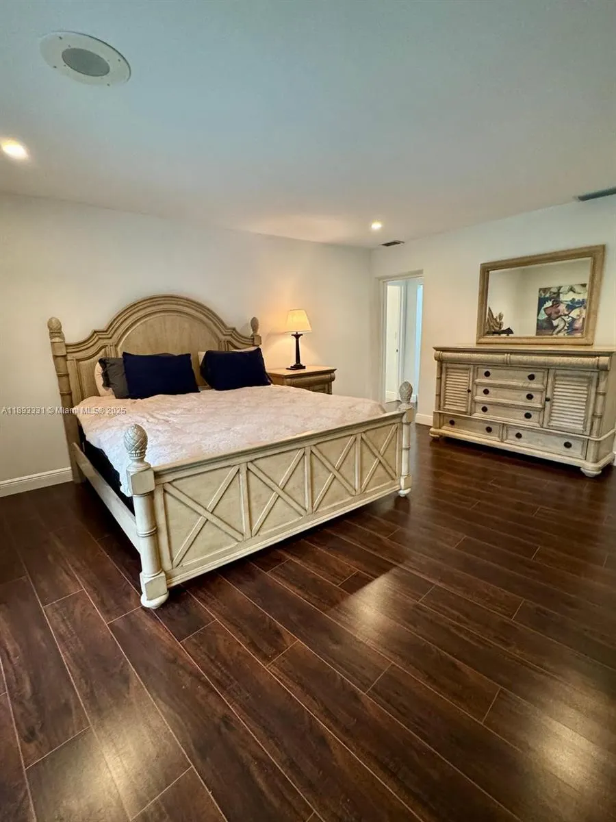 120 NE 9th Ave, #120A