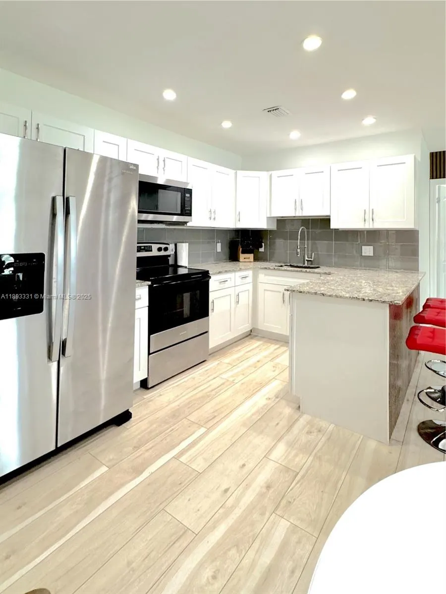 120 NE 9th Ave, #120A