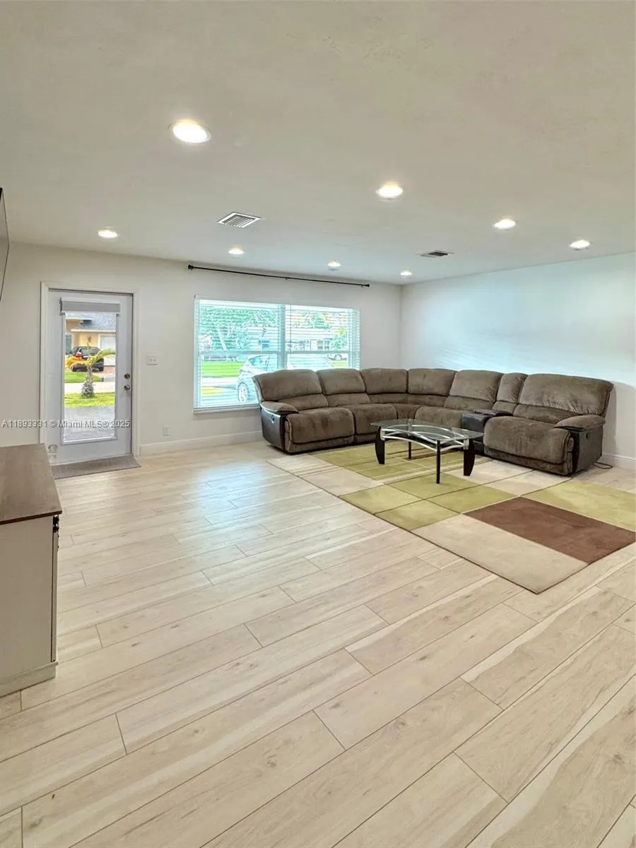 120 NE 9th Ave, #120A