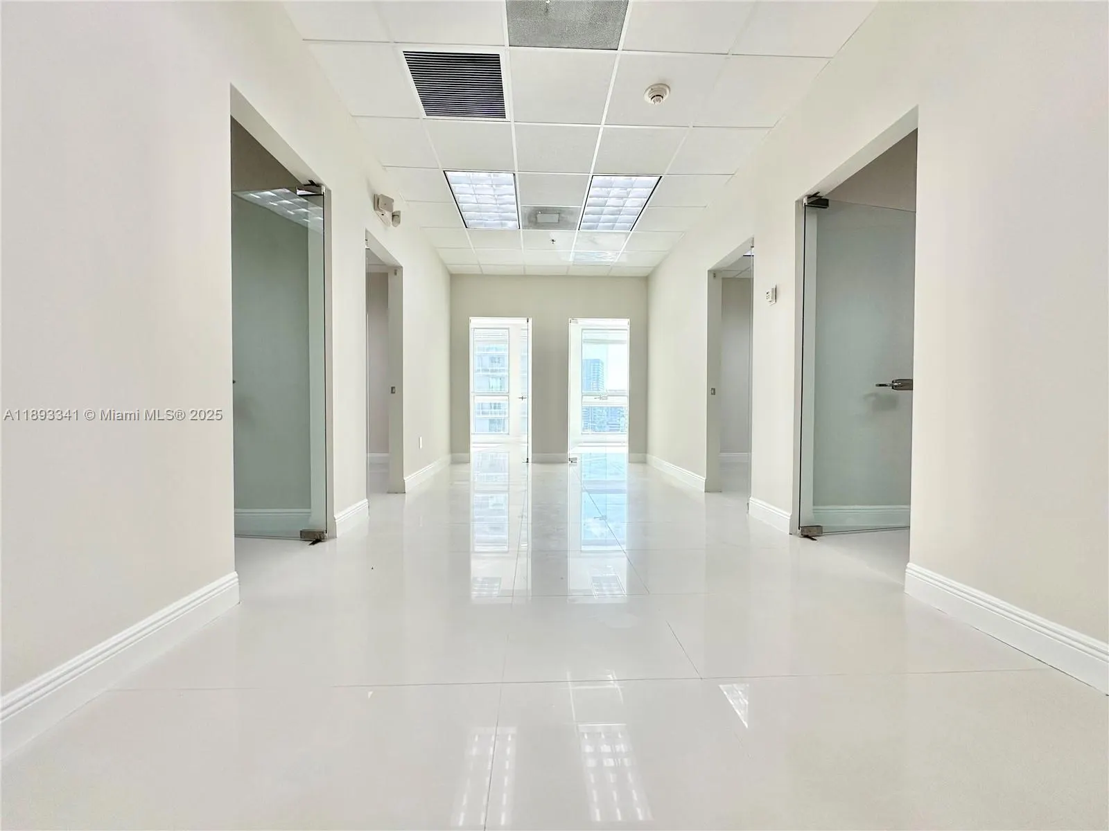175 SW 7th St, #1806/1807
