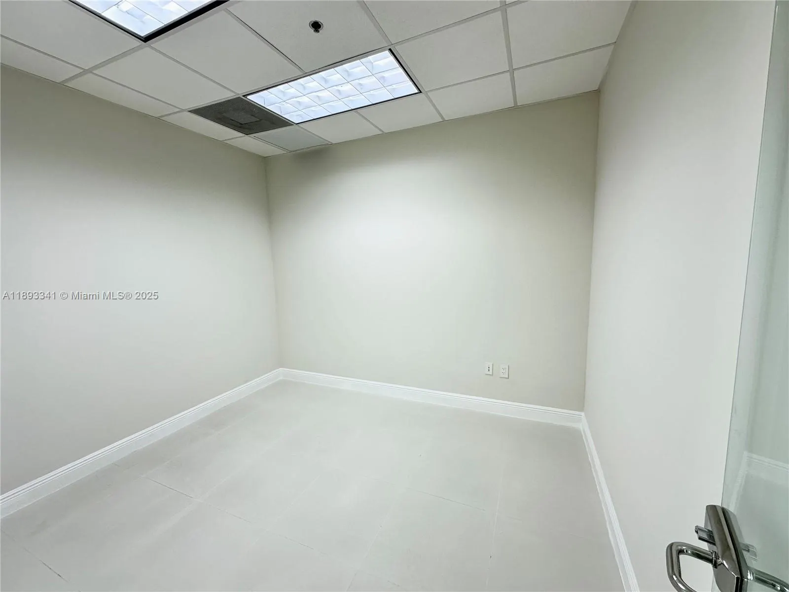 175 SW 7th St, #1806/1807