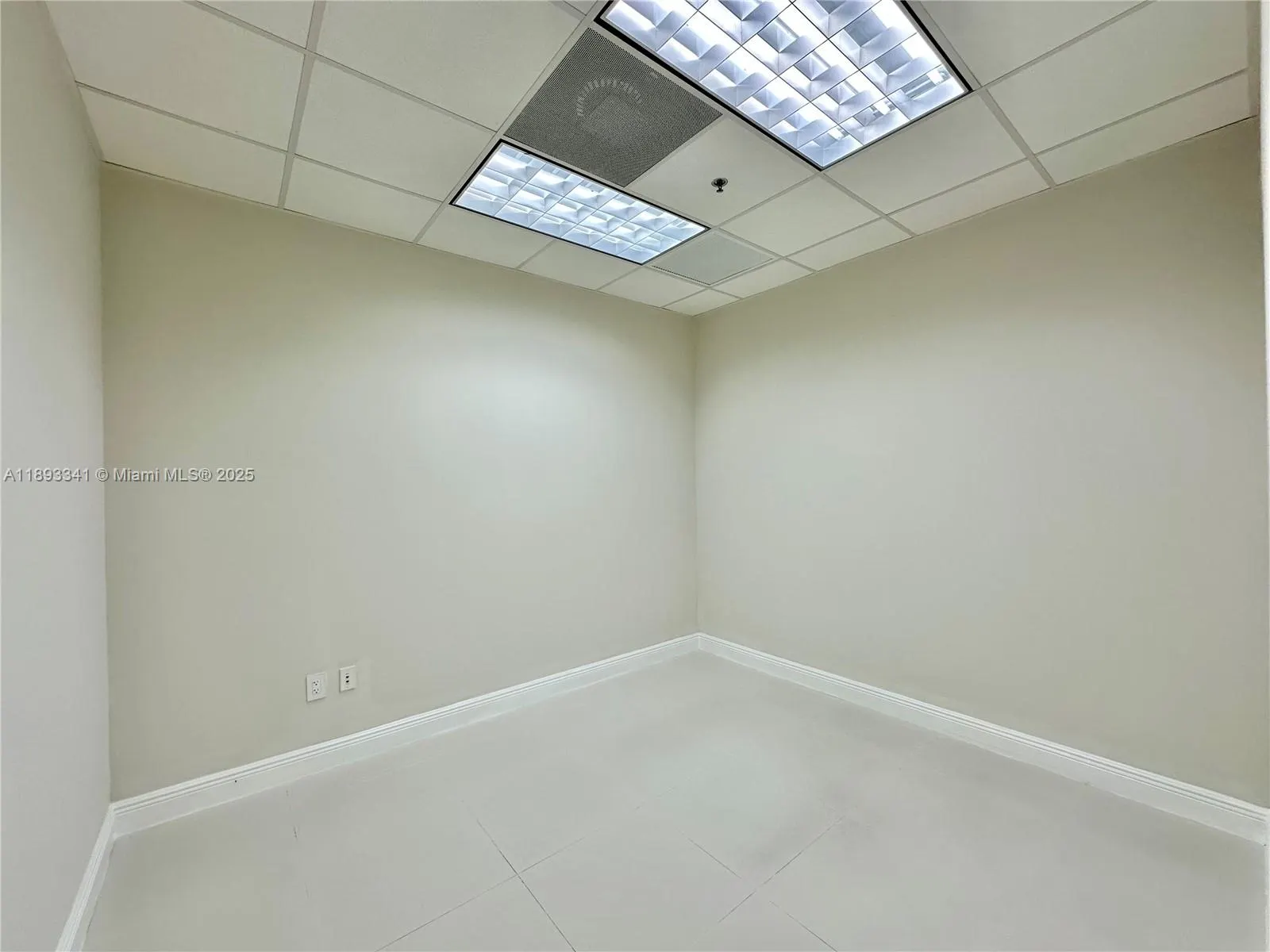 175 SW 7th St, #1806/1807